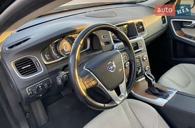 Седан Volvo S60 2015 в 