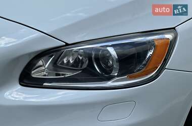 Седан Volvo S60 2017 в 
