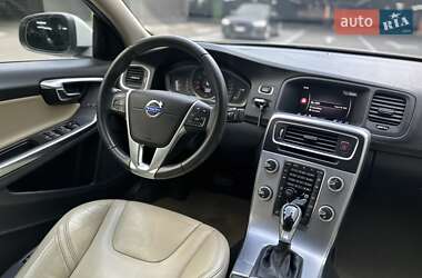 Седан Volvo S60 2017 в 