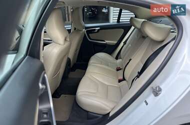 Седан Volvo S60 2017 в 