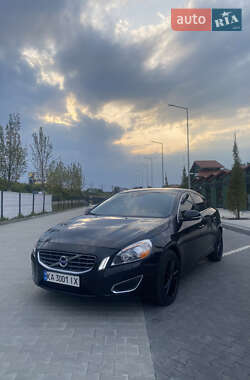 Седан Volvo S60 2012 в 