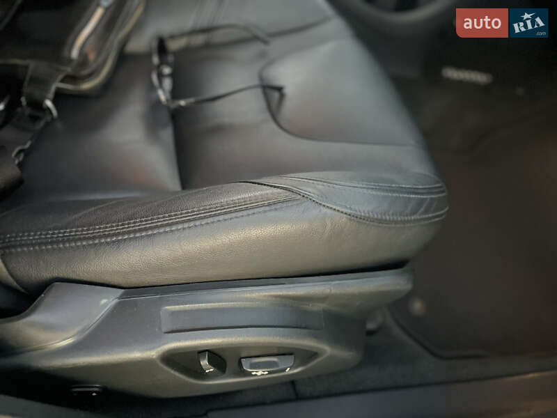 Седан Volvo S60 2015 в Черновцах