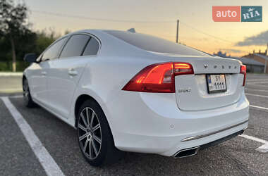 Седан Volvo S60 2015 в 