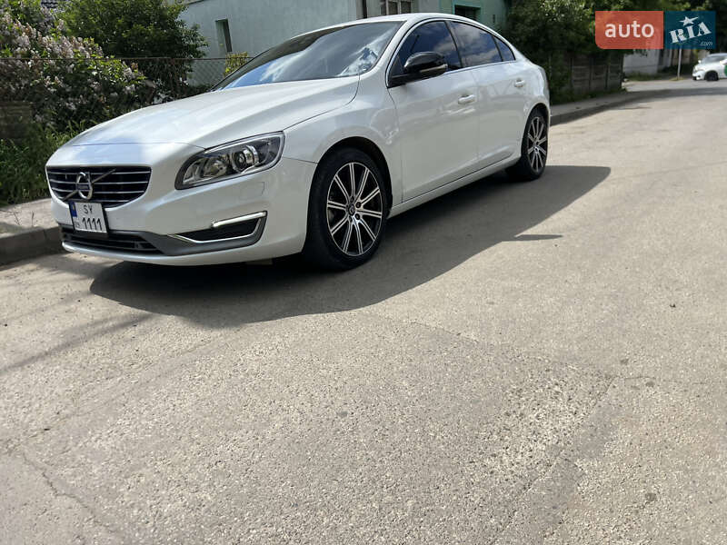 Седан Volvo S60 2015 в Черновцах