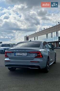 Седан Volvo S60 2023 в 