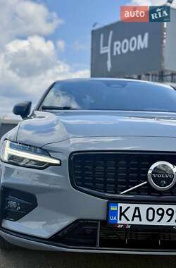 Седан Volvo S60 2023 в 