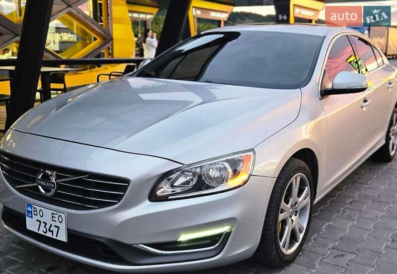 Седан Volvo S60 2013 в 