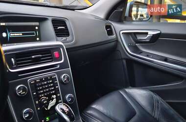 Седан Volvo S60 2013 в 