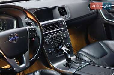Седан Volvo S60 2013 в 