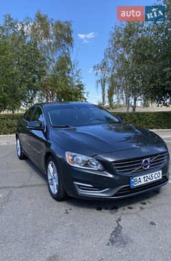 Седан Volvo S60 2013 в Южноукраинске