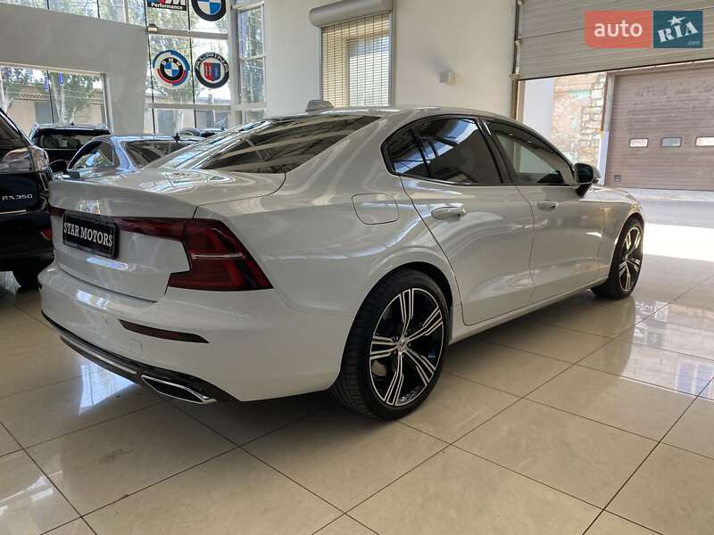 Седан Volvo S60 2019 в Одессе