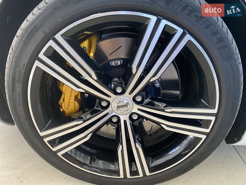 Седан Volvo S60 2019 в Одессе