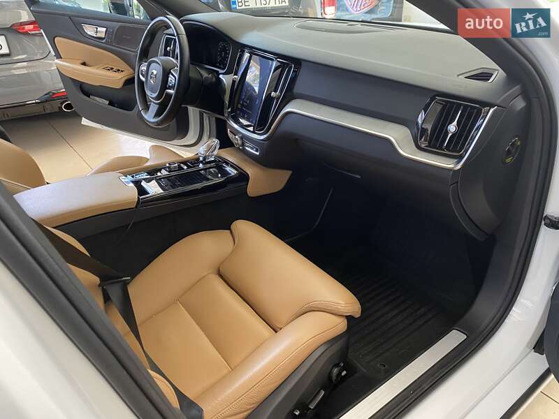 Седан Volvo S60 2019 в Одессе