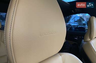 Седан Volvo S60 2019 в 