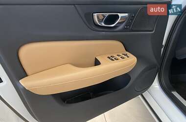 Седан Volvo S60 2019 в 