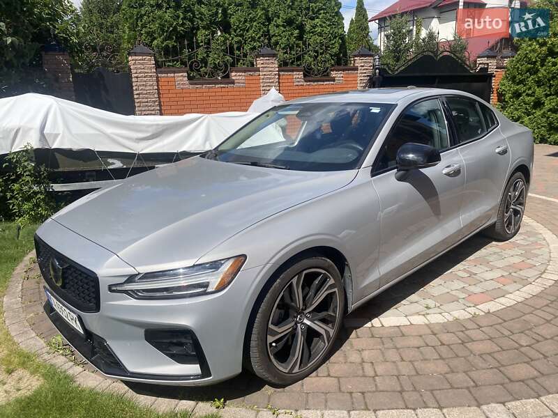 Седан Volvo S60 2024 в 