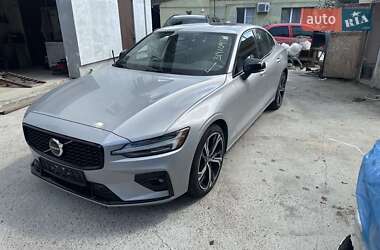 Седан Volvo S60 2024 в 