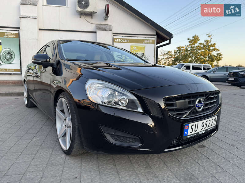 Седан Volvo S60 2010 в Бродах