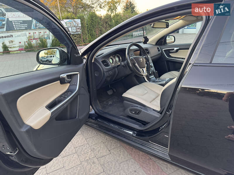 Седан Volvo S60 2010 в Бродах