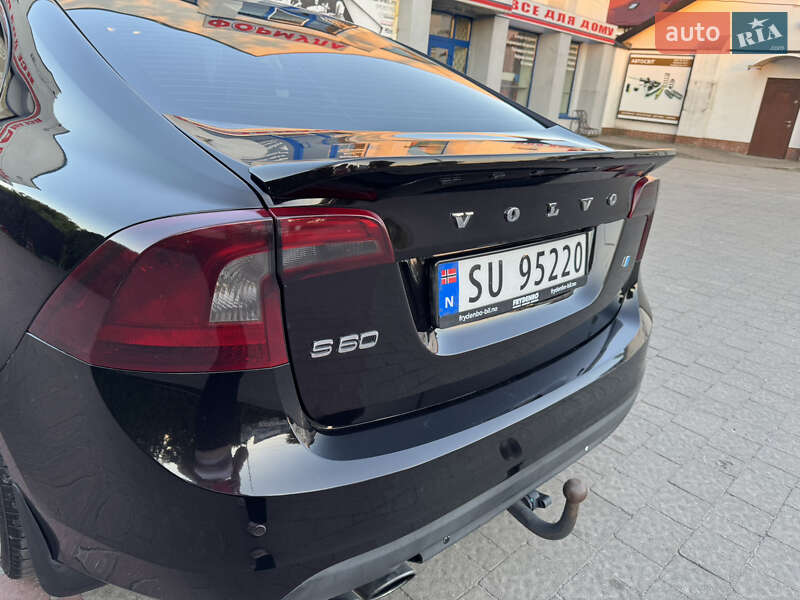 Седан Volvo S60 2010 в Бродах