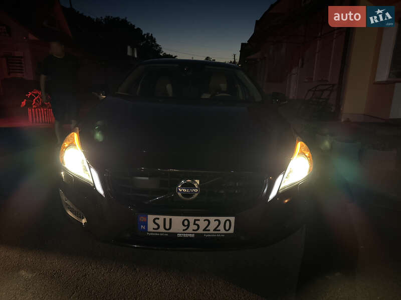 Седан Volvo S60 2010 в Бродах