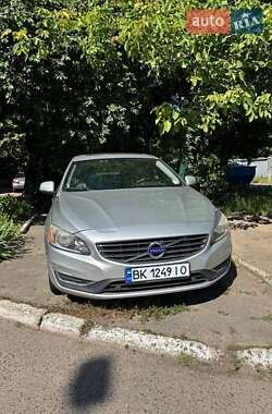 Седан Volvo S60 2015 в Ровно