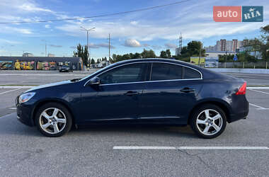 Седан Volvo S60 2012 в 