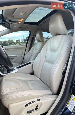 Седан Volvo S60 2012 в 