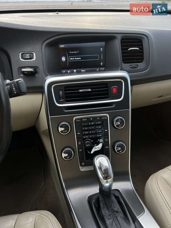 Седан Volvo S60 2012 в Киеве фото 26 Седан Volvo S60 2012 в Киеве