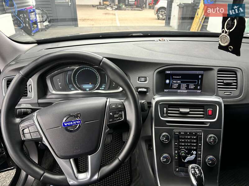 Седан Volvo S60 2013 в Києві