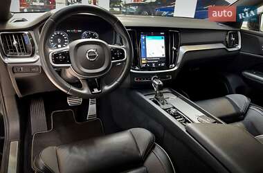 Седан Volvo S60 2019 в 
