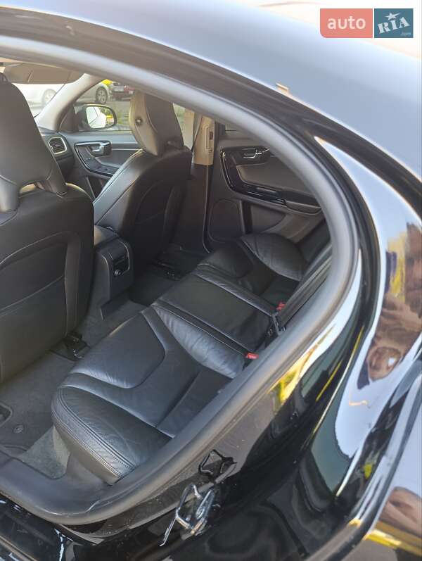 Седан Volvo S60 2012 в Шептицькому