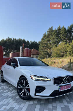 Седан Volvo S60 2019 в 