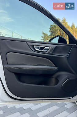 Седан Volvo S60 2019 в 