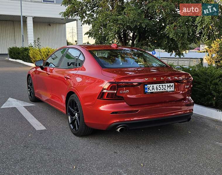 Седан Volvo S60 2019 в Киеве