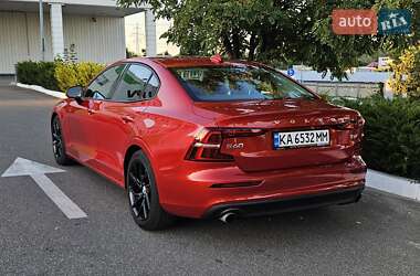 Седан Volvo S60 2019 в 