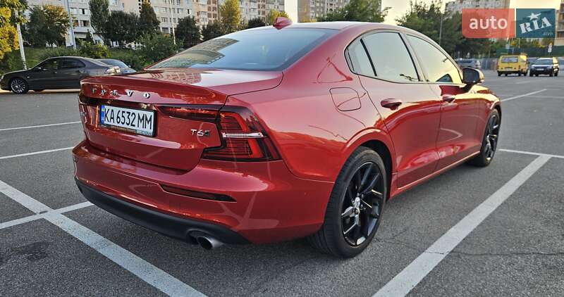 Седан Volvo S60 2019 в Киеве