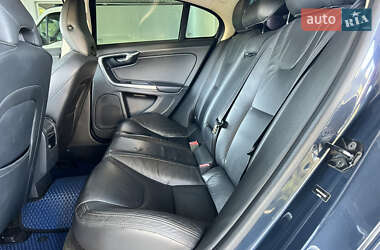 Седан Volvo S60 2012 в 