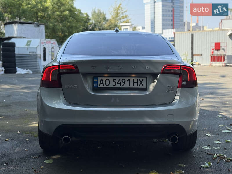 Седан Volvo S60 2013 в Києві