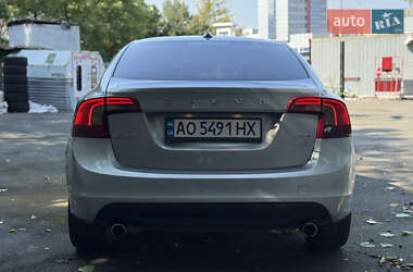 Седан Volvo S60 2013 в 