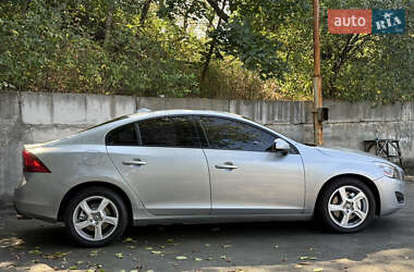 Седан Volvo S60 2013 в 