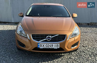 Седан Volvo S60 2012 в 