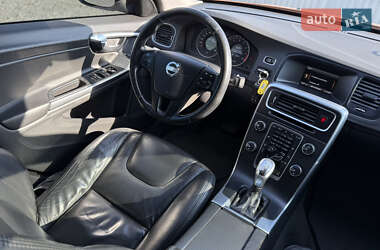 Седан Volvo S60 2012 в 