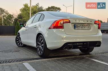 Седан Volvo S60 2017 в 