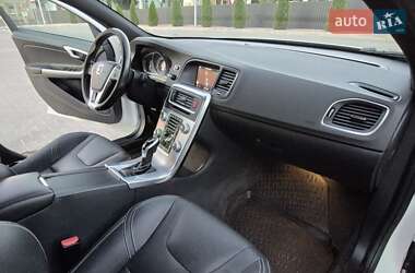 Седан Volvo S60 2017 в 