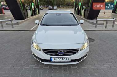 Седан Volvo S60 2017 в 