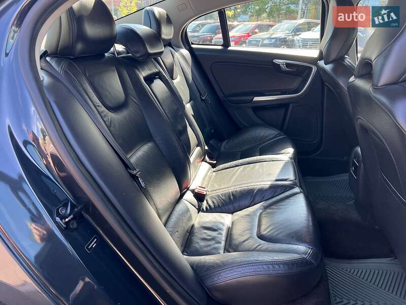 Седан Volvo S60 2013 в Києві