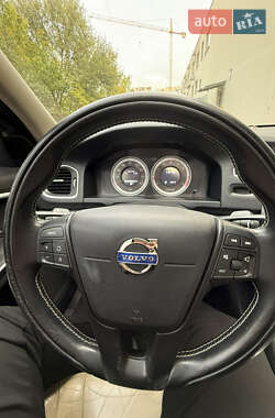 Седан Volvo S60 2013 в 