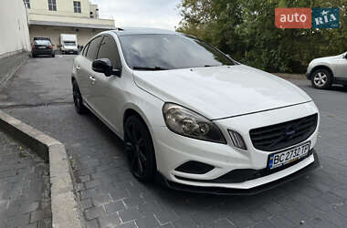 Седан Volvo S60 2013 в 
