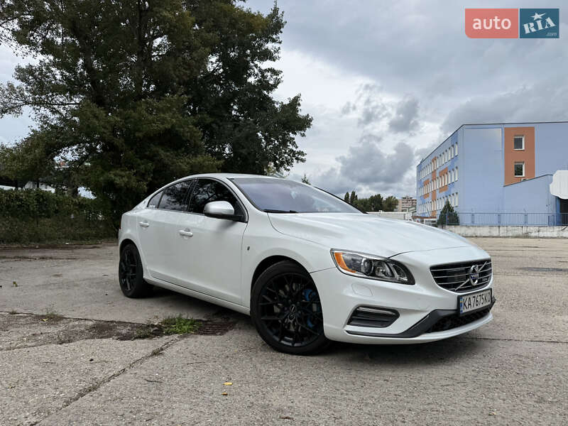 Седан Volvo S60 2015 в Киеве